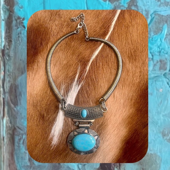 🇿🇦 handmade silver engraved details & marble turquoise statement necklace - Picture 3 of 17